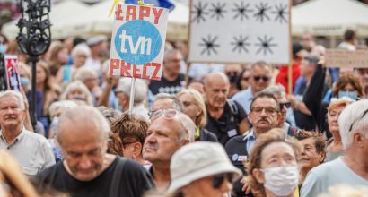 Network of Facebook pages amplified Polish right-wing and tabloid media outlets