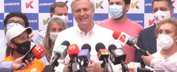 Presidential candidate José Antonio Kast speaks at a campaign event on November 2, 2021.