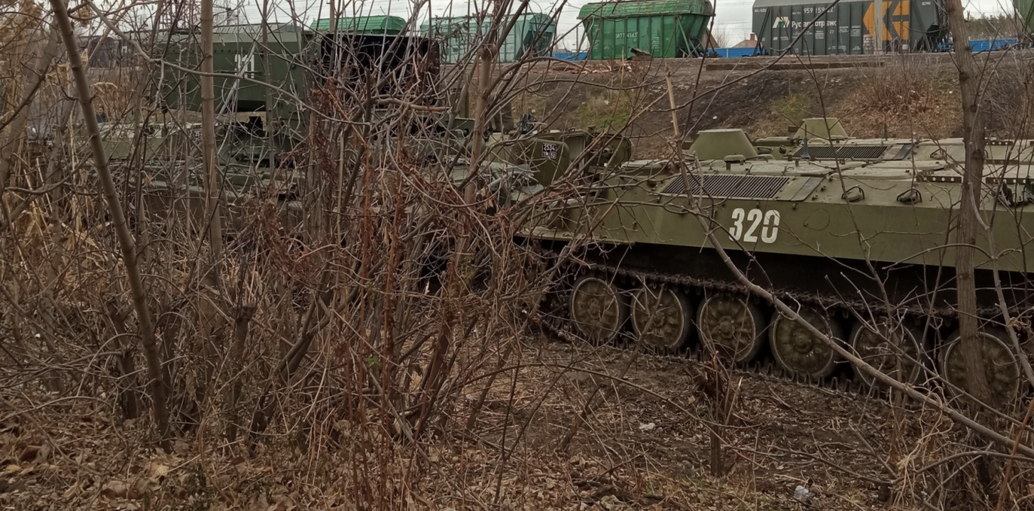 Roadside imagery of TOS-1A at Maslovka station.