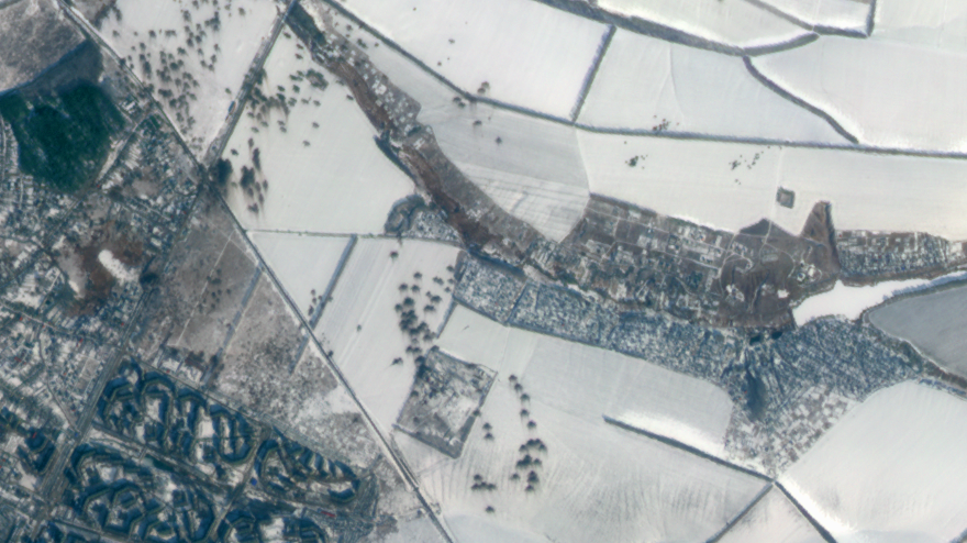 Planet Labs imagery of Northern Saltovka and Danilovka neighborhoods of Kharkiv after artillery strikes.