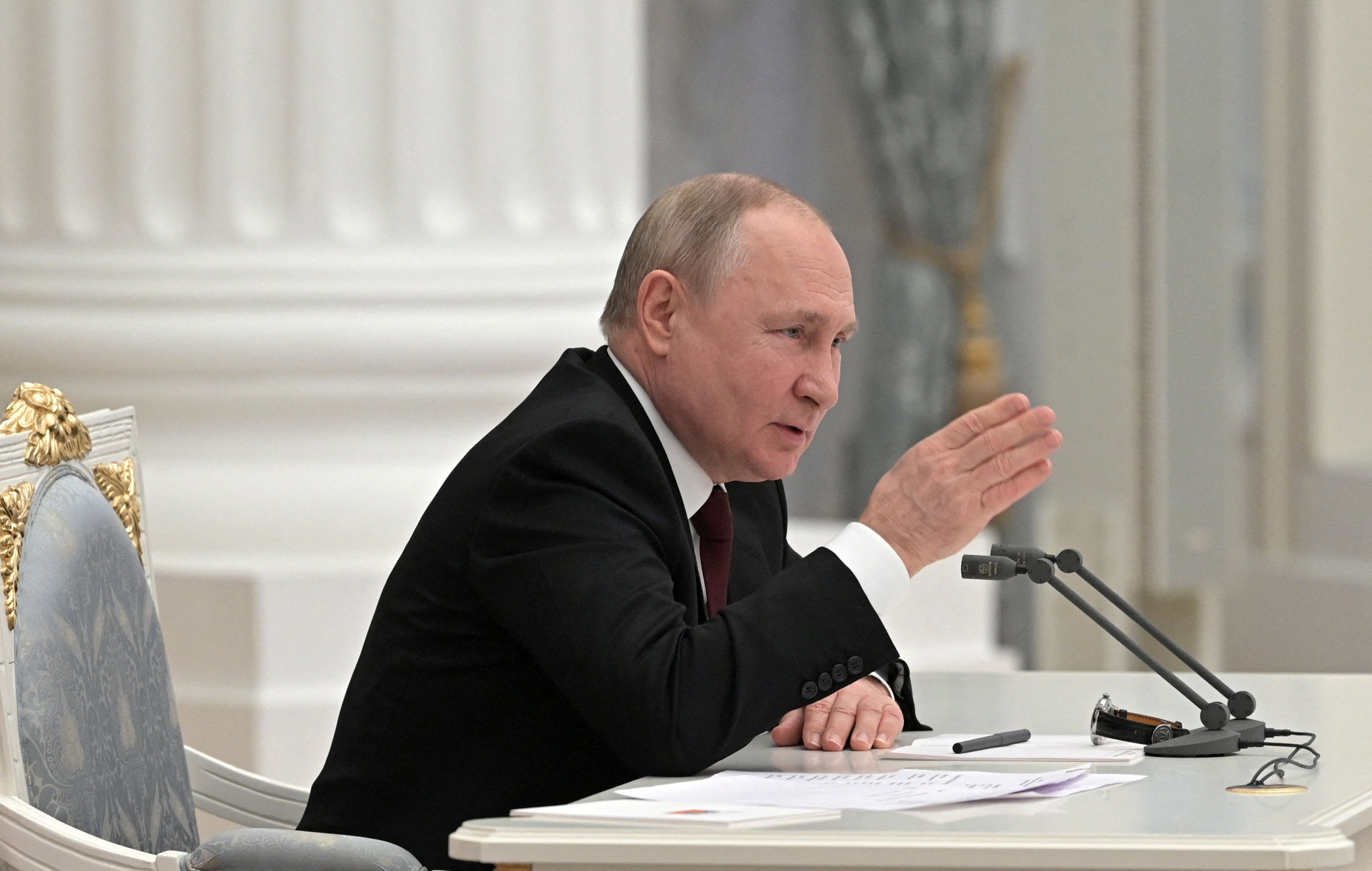 Russian War Report: Despite debunking of false flags, Putin recognizes breakaway republics
