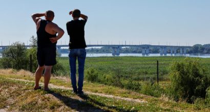 Russian War Report: Russia minimizes Ukrainian damage of strategic bridge in Kherson