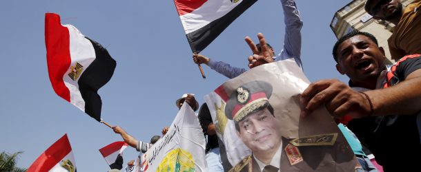 Supporters of Egypt's army and Egyptian President Abdel Fattah al-Sisi dance and cheer as they celebrate the anniversary of Sinai Liberation Day in Cairo, Egypt, April 25, 2016. REUTERS/Amr Abdallah Dalsh