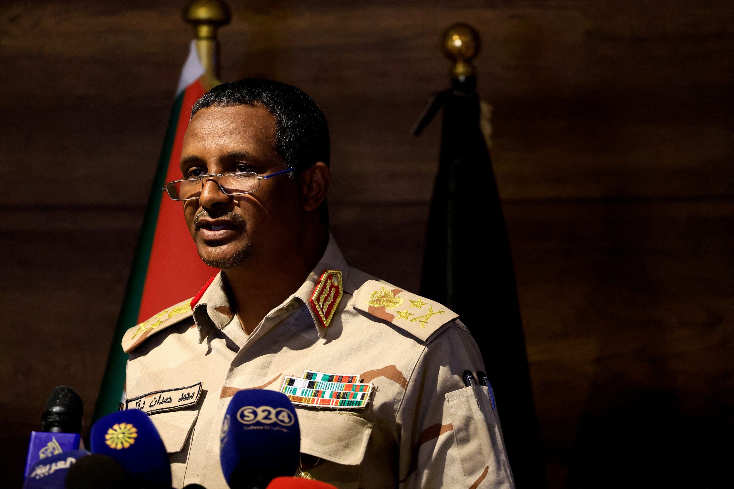 Suspicious Twitter accounts artificially amplify Sudanese paramilitary leader amid armed conflict