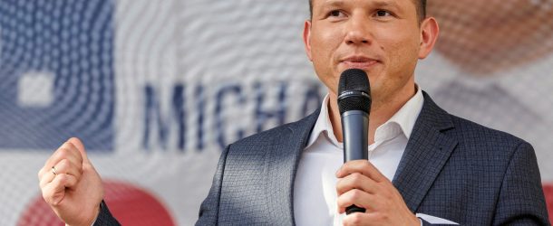 Slawomir Mentzen, co-leader of Confederation far right political alliance, delivers his speech during the final day of campaigning for the parliamentary elections in Rzeszow, Poland, October 13, 2023. (Source: Patryk Ogorzalek/Agencja Wyborcza.pl via Reuters)