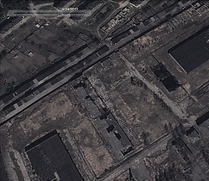 Struktūra 20011-aisias (per Google Earth).